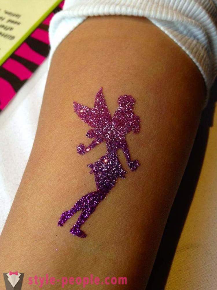 Mikä on glitter-tatuointi? Kuinka tehdä tatuointi.