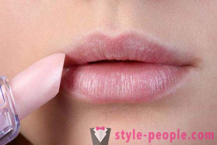 Kosteuttava huulivoide: arvostelut