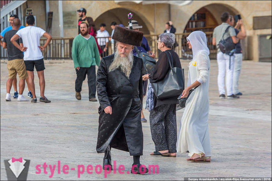 Miksi uskonnolliset juutalaiset käytettävä erityisiä vaatteita