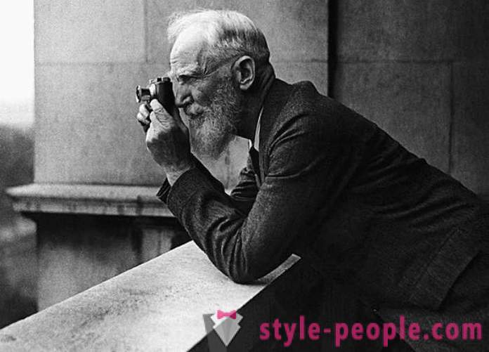 Kieli partaterällä: hauskoja tarinoita elämästä näytelmäkirjailija George Bernard Shaw