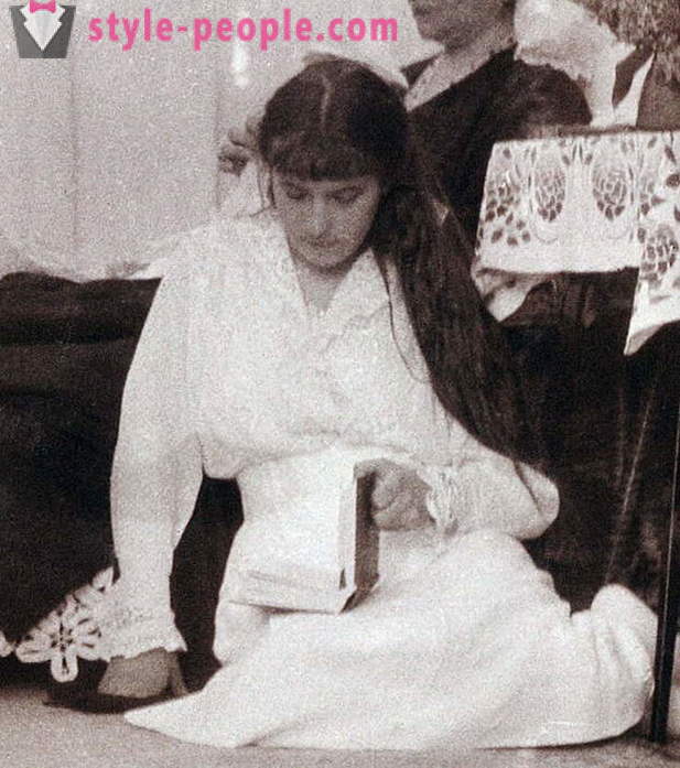 Traaginen kohtalo Anastasia Romanova: ammunta ja vääriä ylösnousemus