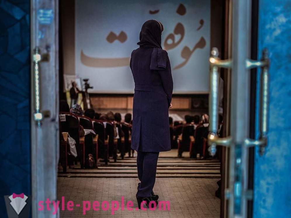 Islam, savukkeet ja Botox - arkea naisten Iranissa