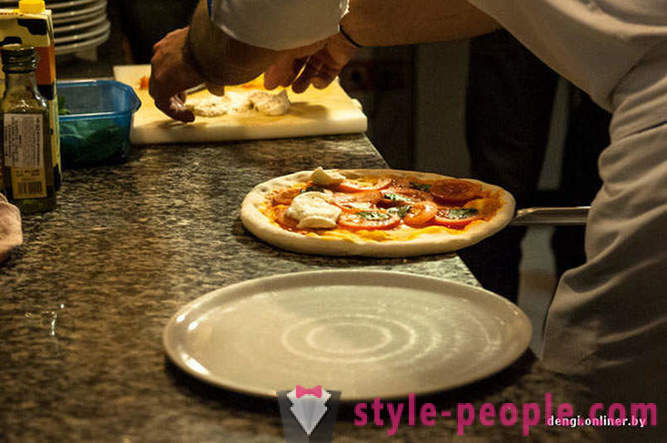 Italialainen kokki yrittää Valko pizza