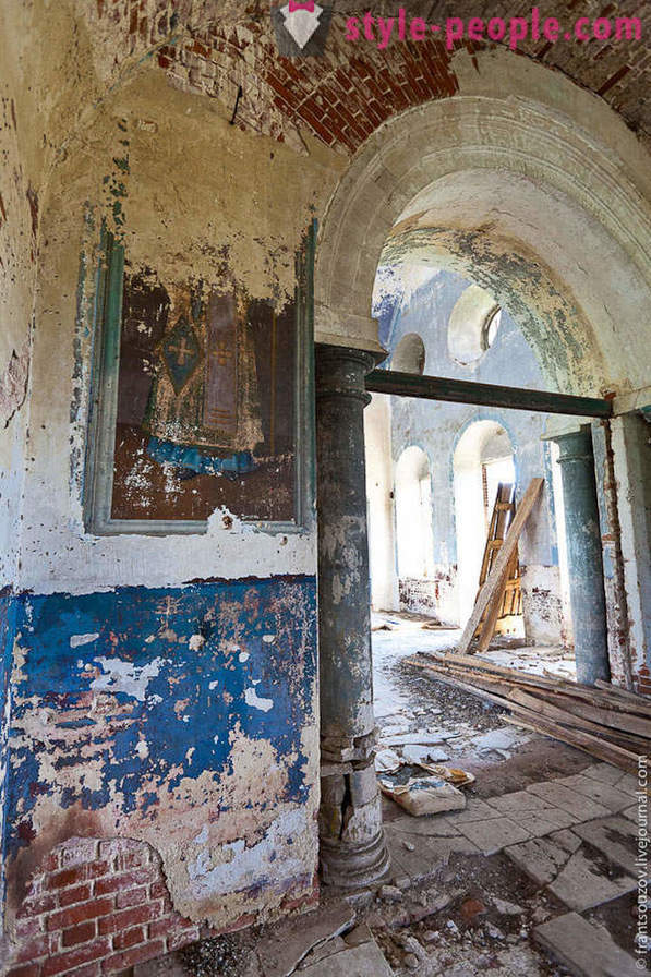 Hylättyjä kirkkoja ja freskoja Lipetskin alue