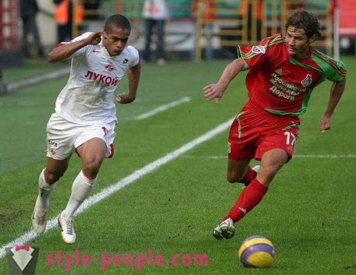 Dmitry Sennikov, jalkapalloilija: elämäkerta, henkilökohtainen elämä, urheilu saavutuksia