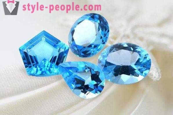 Sininen Topaz: arvo kiven ja sen ominaisuudet